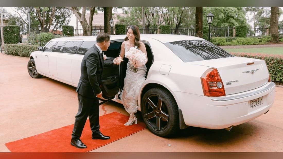 Chrysler Super Stretch (Black Edition) — exterior, arrival on the red carpet
