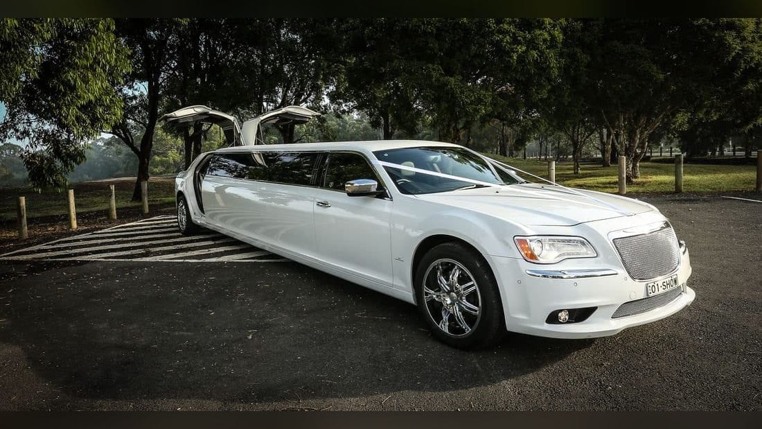 Chrysler Super Stretch Gullwing — exterior, gullwing doors up, front three-quarter