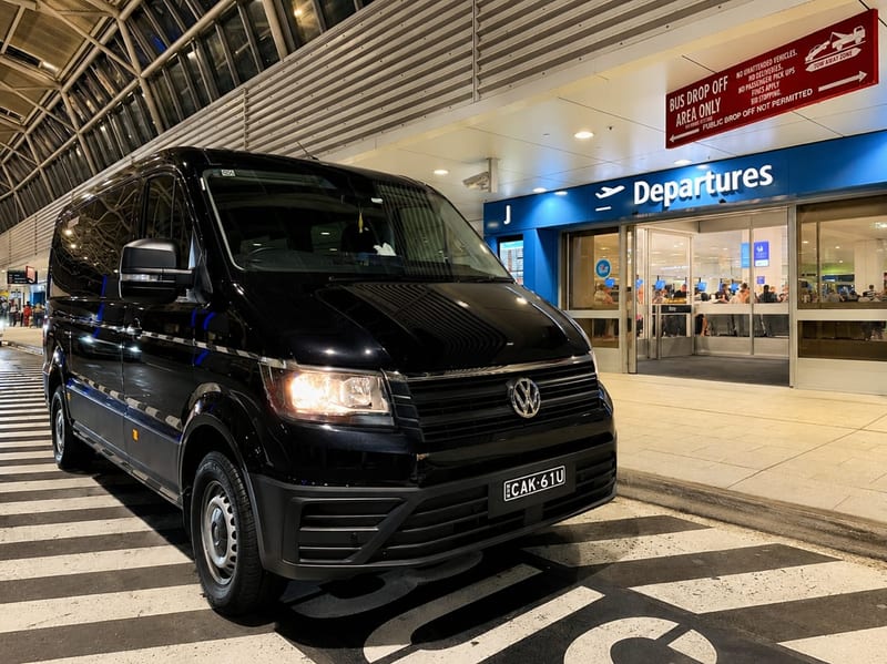 Luxury limousine airport transfer in Sydney