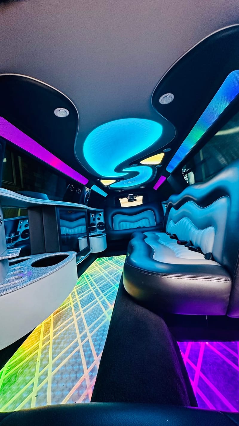 Luxury school formal limousine in Sydney