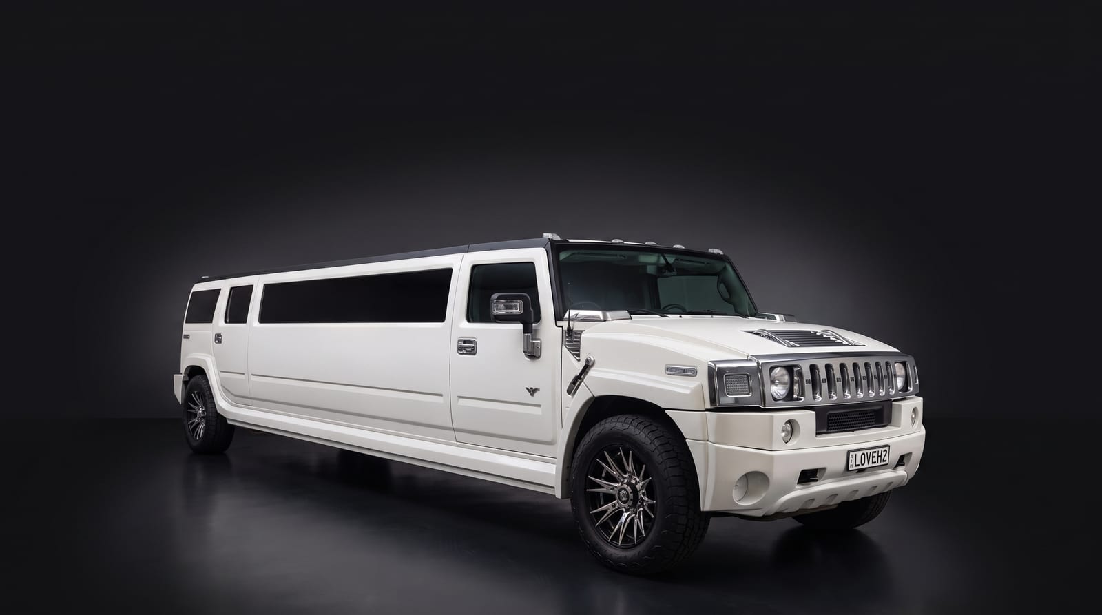 White Hummer H2 Stretch limousine