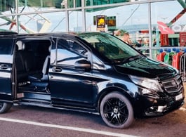 Airport transfer sydney mercedes valente 1 — Show Limousines