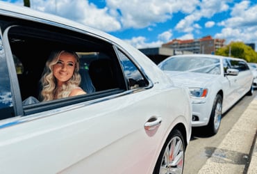 Bentley flying spur sedan hire sydney — Show Limousines