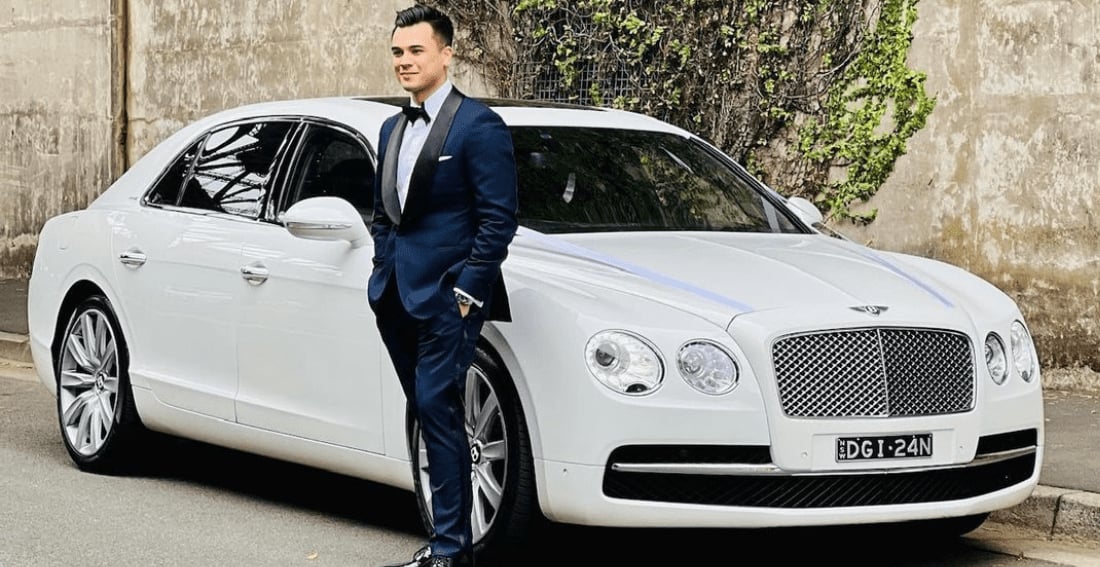Bentley flying spur sedan — Show Limousines