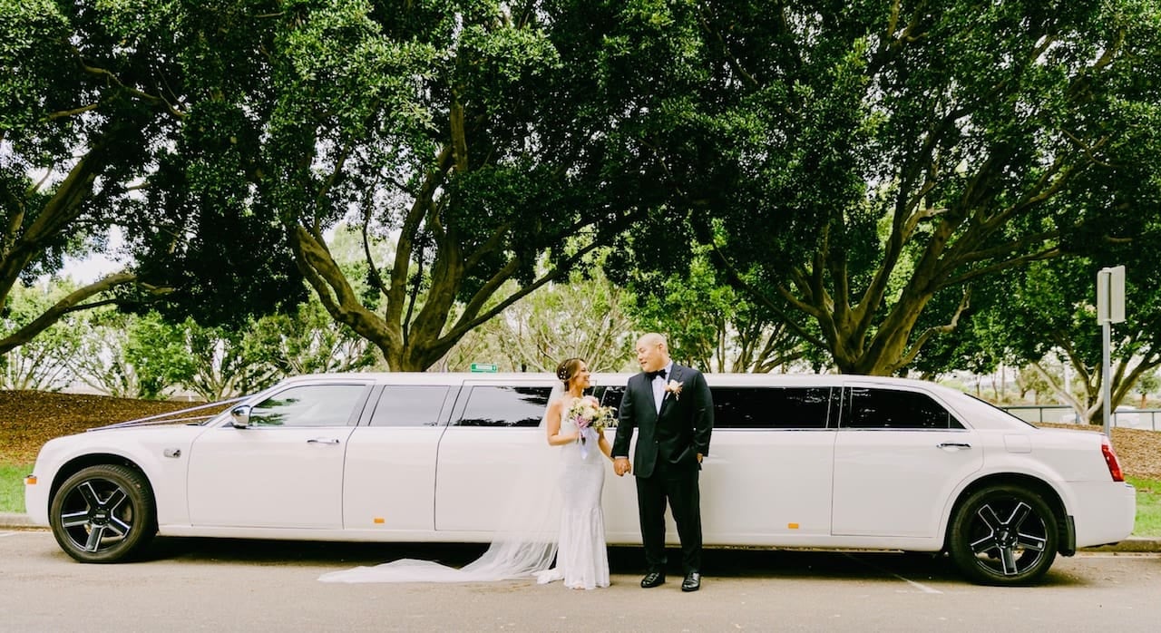 Chrysler super stretch limo black edition — Show Limousines
