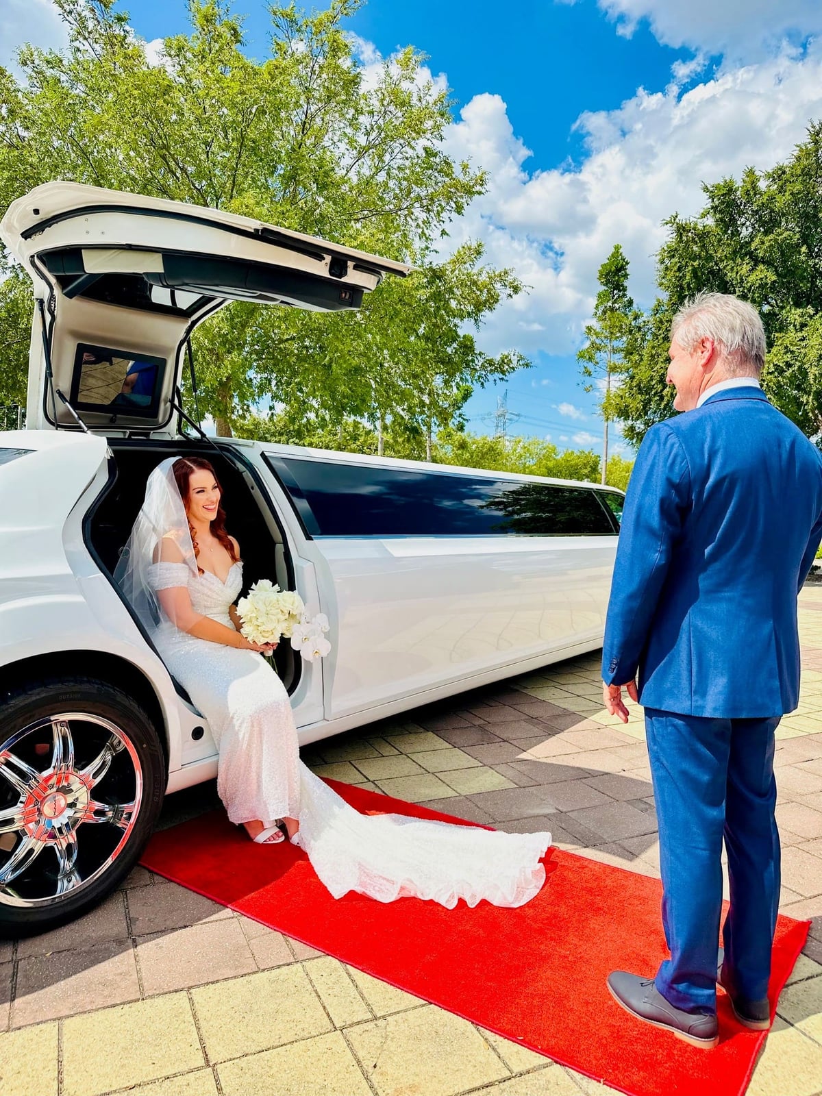 Chrysler super stretch limo sydney — Show Limousines