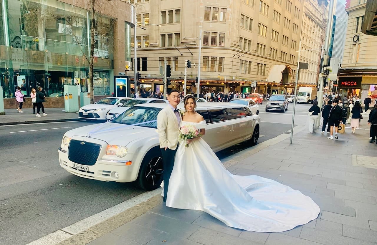 Show Limousines luxury limousine and wedding car hire Sydney
