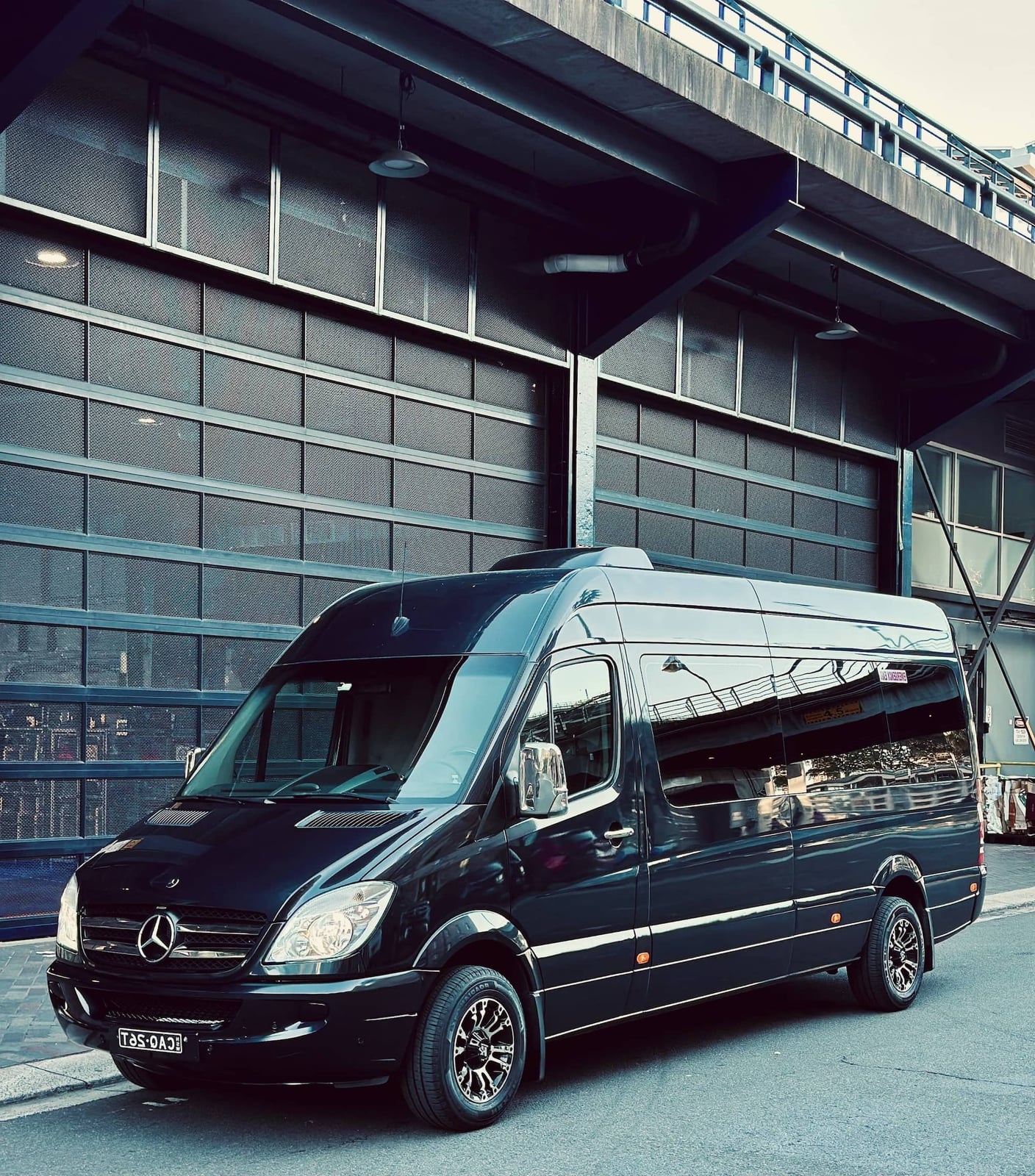 Mercedes sprinter van hire copy — Show Limousines