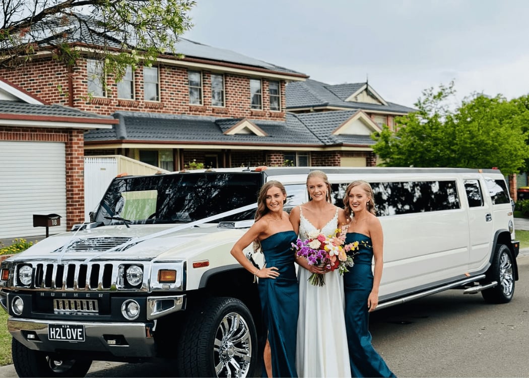 Stretch hummer limo hire for weddings — Show Limousines