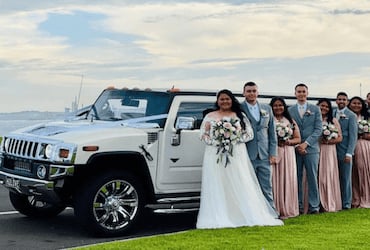 Wedding car and limo hire shellharbour — Show Limousines