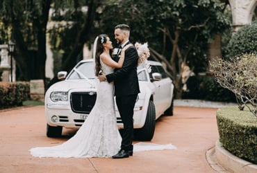 Wedding car hire shellharbour — Show Limousines
